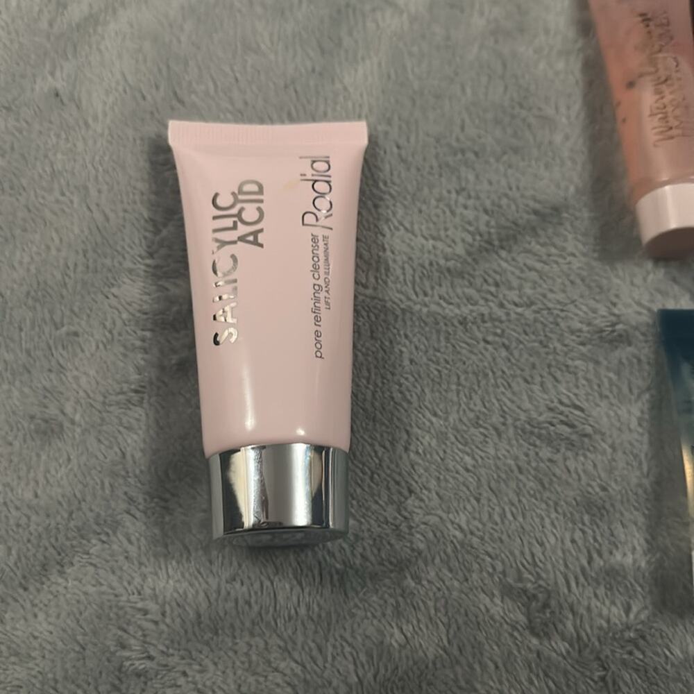 Skincare Set with Bag - Picture 2 of 7